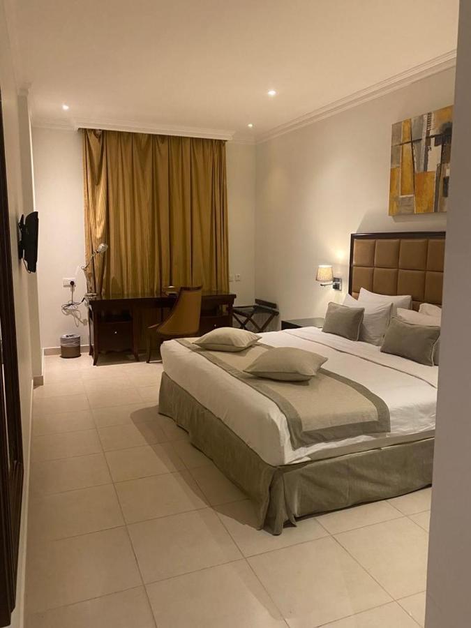 Aparthotel Corp Executive