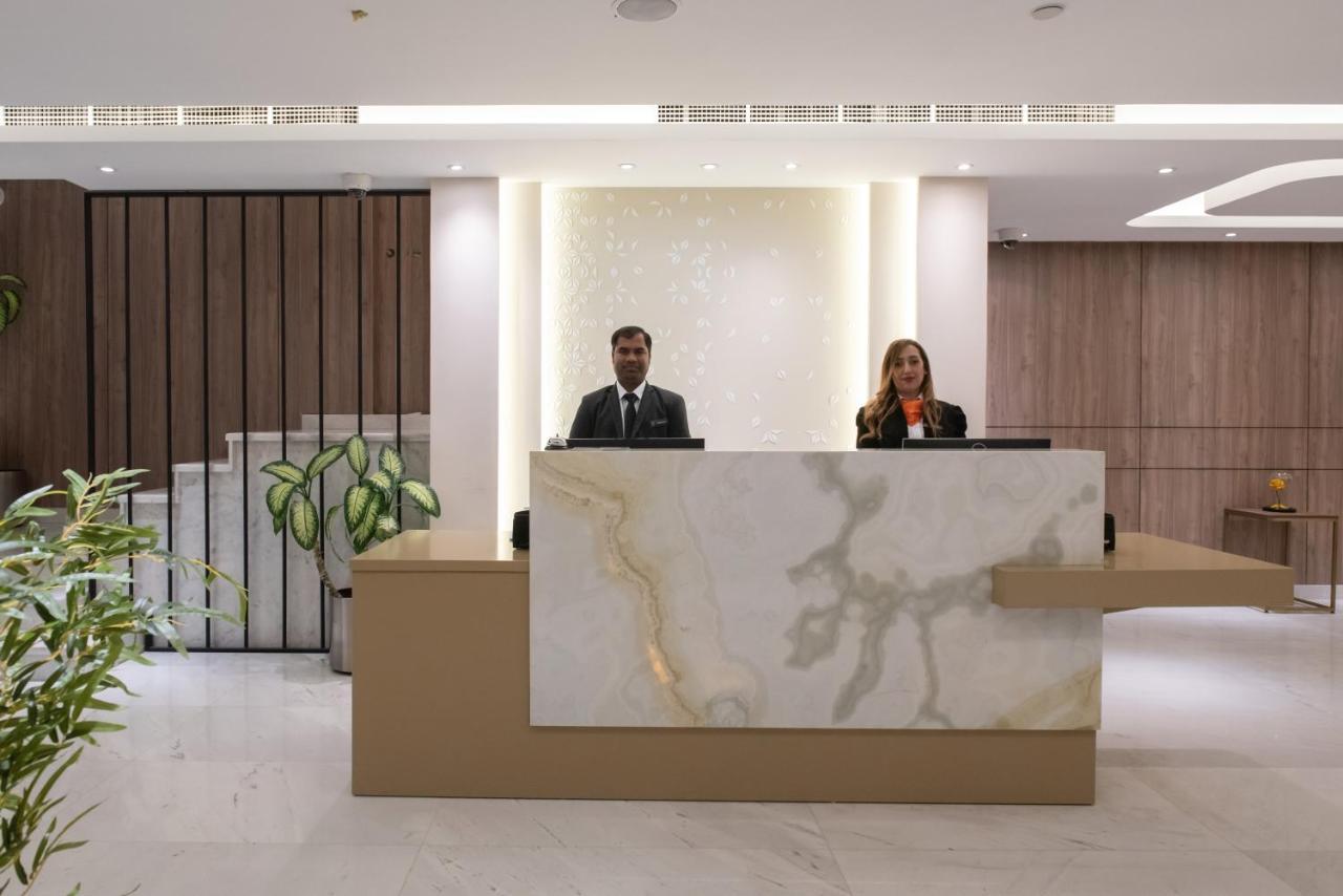 Aparthotel Corp Executive