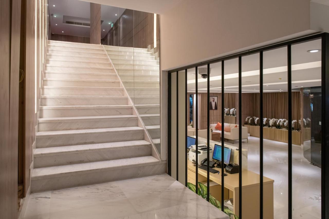 Aparthotel Corp Executive