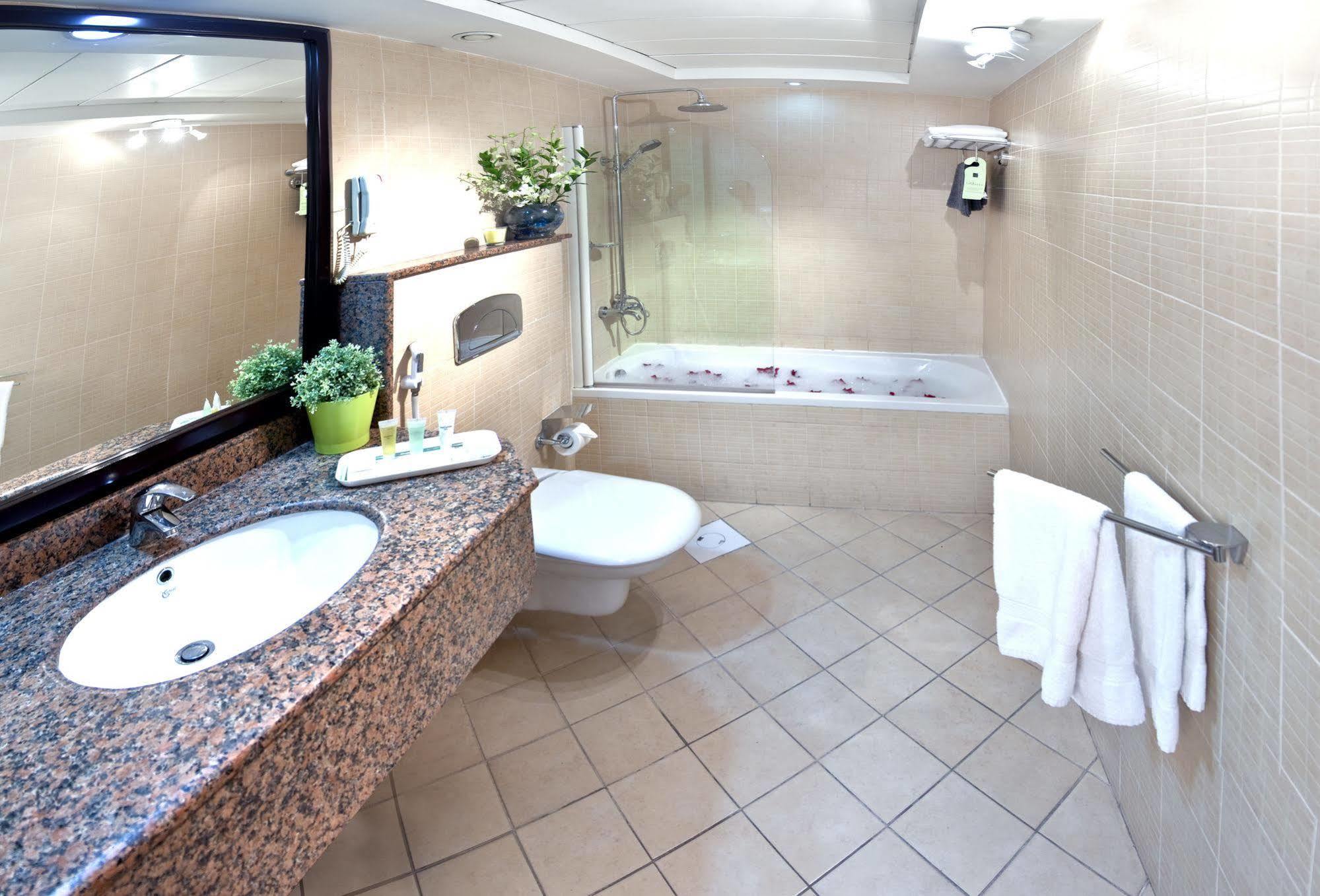 Corp Executive Aparthotel 4*